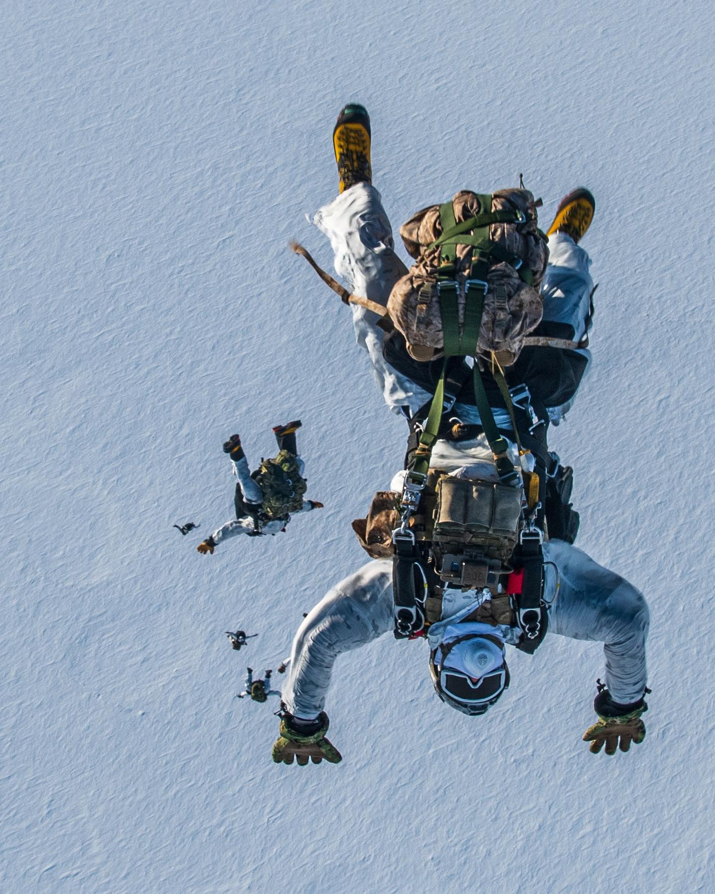Military free-fall insertion, high altitude